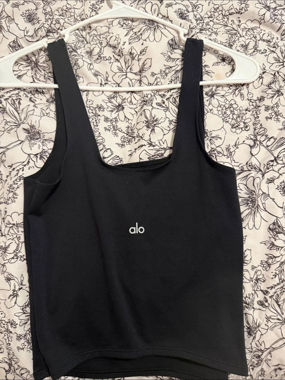 ALO Yoga Black Scoop-Neck Tank Top